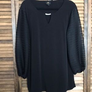 **REDUCED**JM Collection X-large black top.